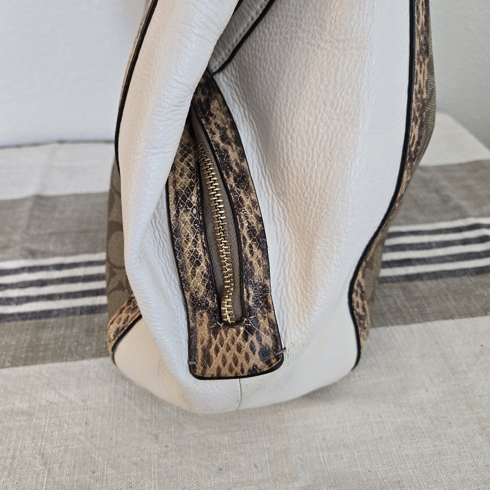 Coach Kristy C7332 Signature C With Snake Trim Shoulder Bag - Picture 8 of 16